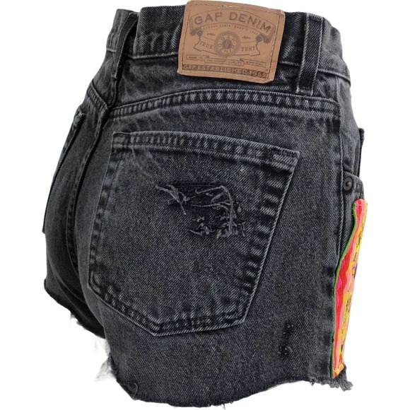 Gap Denim (31) VINTAGE 90s Black Easy Fit Floral Patch Studd Cut Off Jean Shorts - Picture 5 of 11